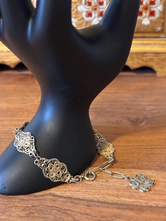 Vintage Sterling Silver Filigree Bracelet With Floral Motif