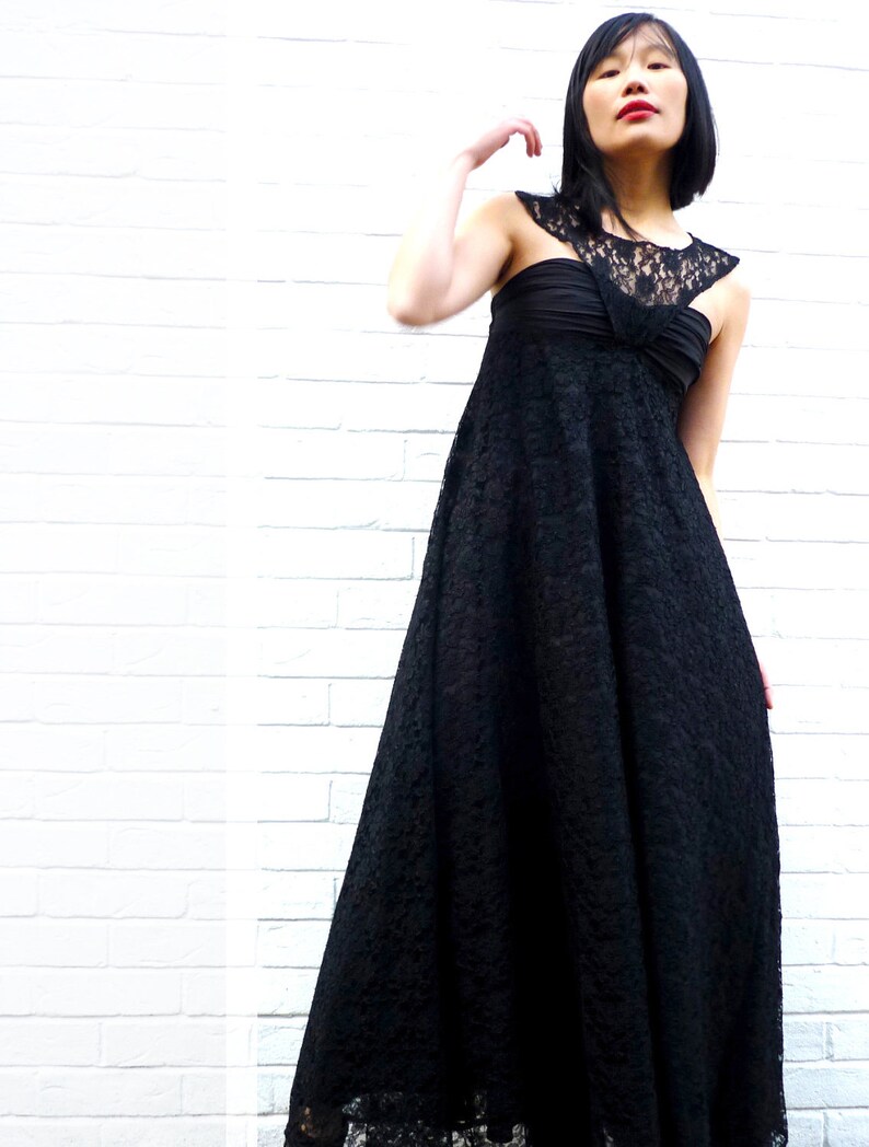 black backless wedding dress