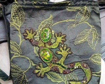 Gecko bead embroidered shoulder bag