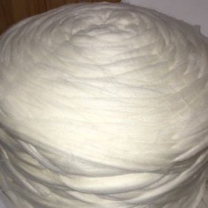 Promo code:WOOL15 RAMBOUILLET spend 125  4 oz spinning combed top French merino wet felting, fiber arts next to skin soft