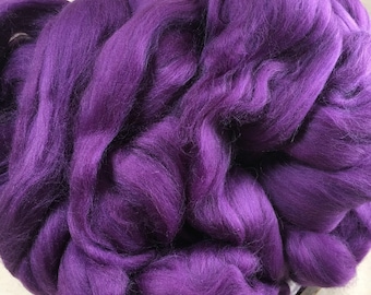 Merino wool Spend 75 enter CODE: FREESHIP 4oz Merino EGGPLANT weaving spinning felting wet felting nuno felting  combed top