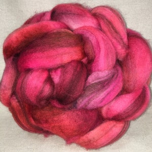 Promo code:WOOL15 Blue faced Leicester 4 oz Wool for Spinning  combed top wet felting, fiber arts mix of Reds