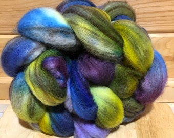 Promo code:WOOL15 4oz Mixed Blue faced Leicester SPINNING combed top , wet felting, fiber arts purple green blue