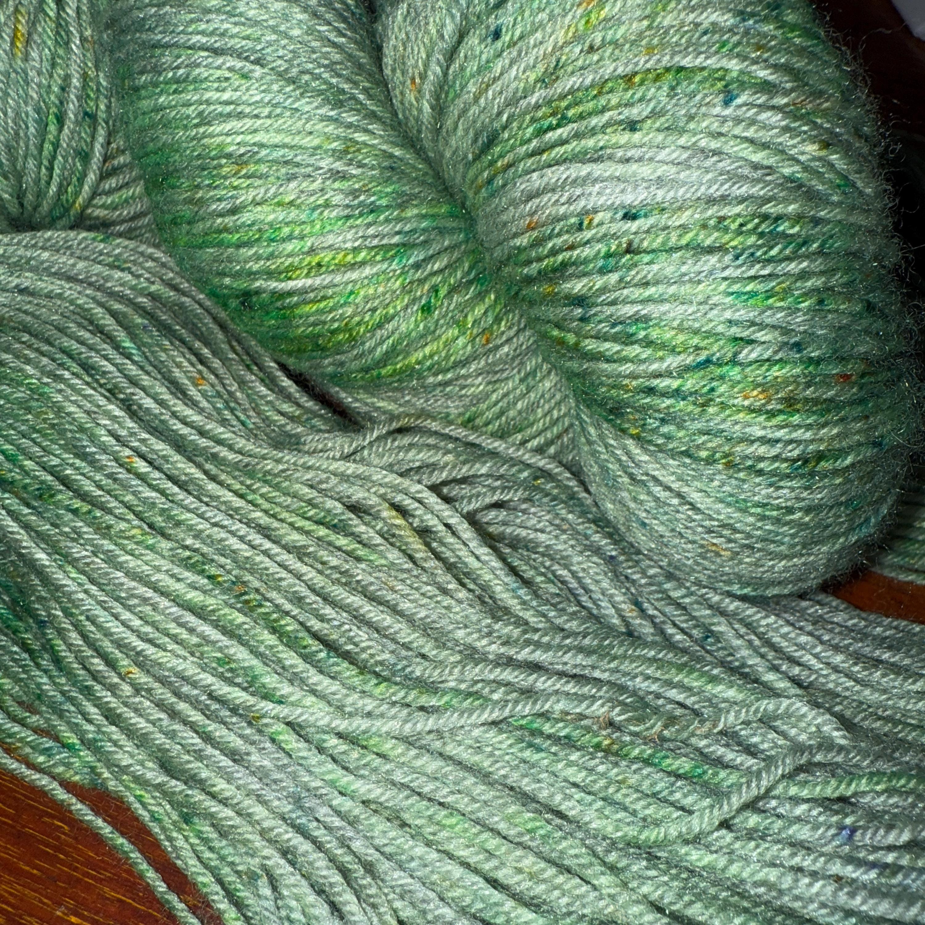 Sock-shawl yarn FRESH GREEN Speckle spots Promo code:WOOL15 Merino Nylon 75-25 superwash next-to-skin-soft, 437yds 3.5oz