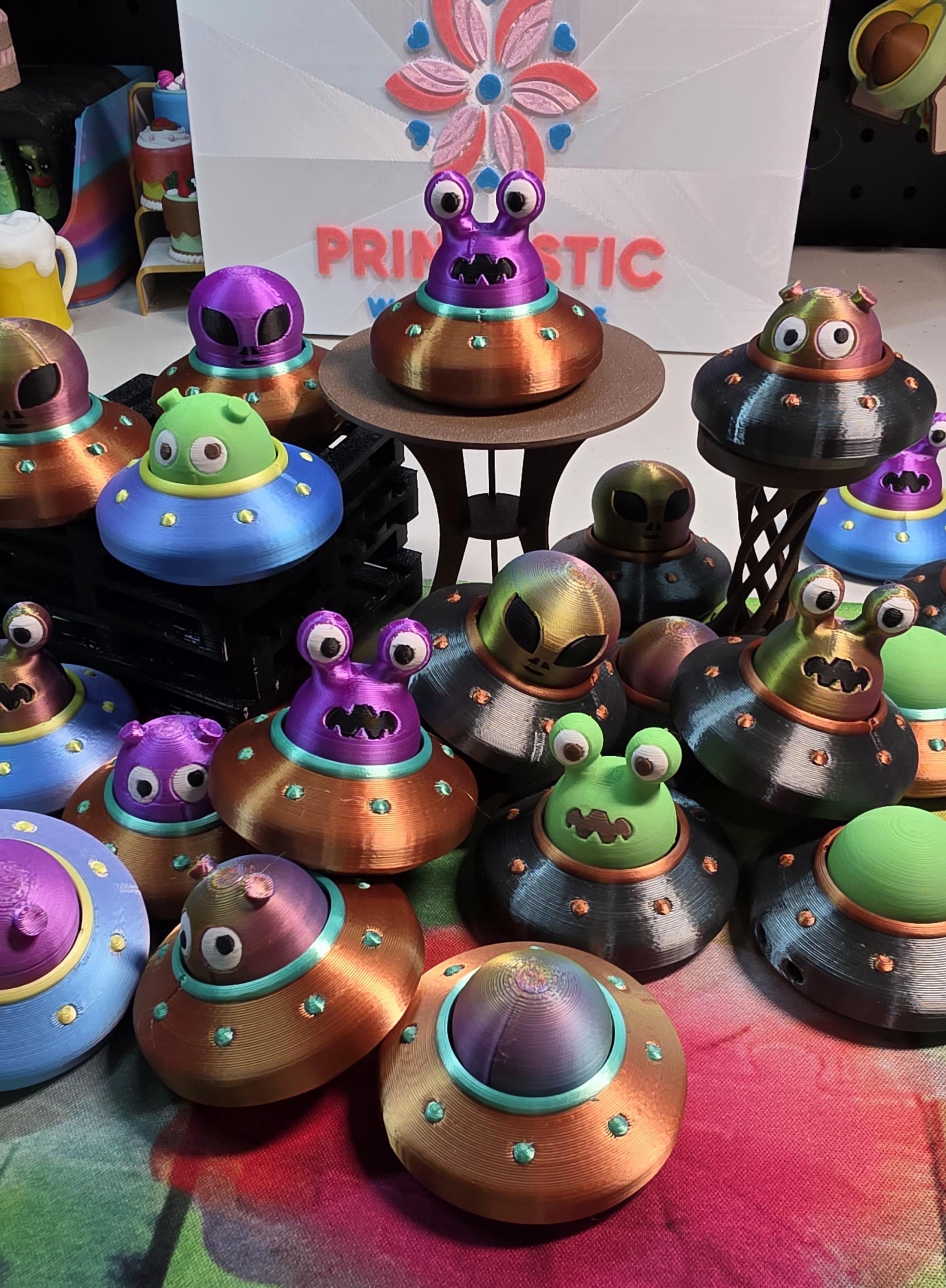 Alien UFO Fidget Clicker Desk Toy - Etsy