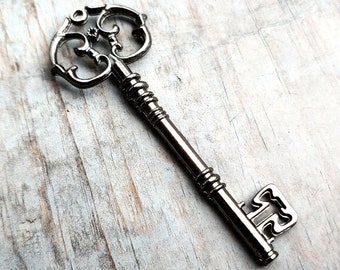 Large Skeleton Key Vintage Style Look Steampunk Wedding Key Old Look 1 piece 3.25" Gunmetal Black Dark Silver Pendant Ornate Rustic