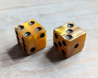 Honey Dice with Black Pips 2 Marbled Swirl Design Standard Size 16mm Squared Corners Six Sided 2 Die