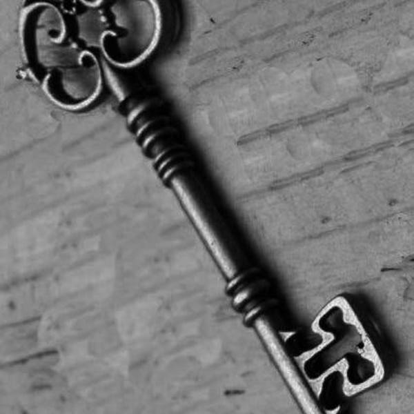 Large Skeleton Key Steampunk Vintage Style Wedding Key Old Look 1 piece 3.25" Gunmetal Black Dark Silver Pendant Ornate Rustic Wedding 1 Key