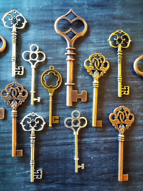 Skeleton Keys Home Decor Jailer Keys Antiqued Steampunk Keys Set On Ring 10" 