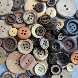 Mixed Vintage Wood Buttons for Crafts,assorted Shapes Bulk DIY Sewing Wooden But