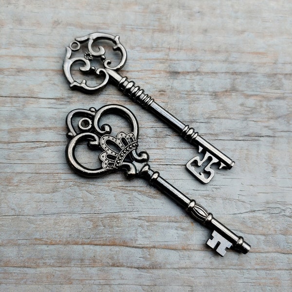 Large Skeleton Keys 2 Victorian Vintage Style Wedding Key Skeleton Key 3.25" gunmetal black Dark Silver Pendant Ornate Rustic Bulk Lot Set