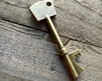 Large Skeleton Key Bottle Opener Steampunk Antiqued Bronze Key 74mm/2.8" 1 Key Old Style Wedding Big Key Decoration Favor Stamping Blank