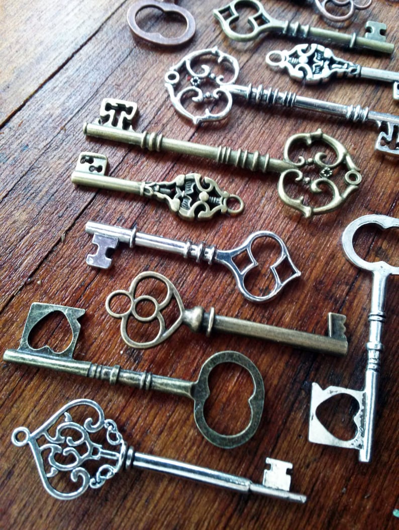 Skeleton Keys Bulk Skeleton Key Pendants Steampunk Keys Assorted Keys Vintage Wedding Keys Bulk Skeleton keys Bronze Silver 20pc 2-3.5 image 1