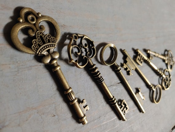 Large Skeleton Keys 3-4.5 Assorted Colors 10 Pieces Assorted Steampunk Vintage Styles Mixed Set Wedding Key Decorations Favors Bulk Lot Set Large Skeleton Keys 3-4.5 Assorted Colors 10 Pieces Assorted Steampunk Vintage Styles Mixed Set Wedding Key Decorations Favors Bulk Lot Set