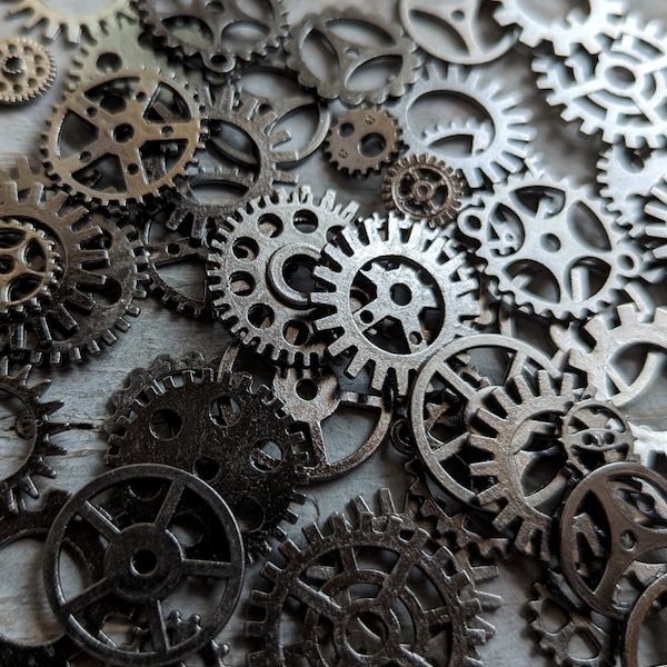 Assorted Gears Bulk 20 Gunmetal Dark Silver Steampunk Charm Cog Charms Pendants Mixed Sprockets Metal Steampunk Cog 7mm-26mm Bulk Lot Set