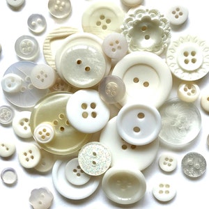  Esoca 650pcs White Buttons in Bulk Assorted White Craft Buttons  Mixed White Buttons for Crafts Button White for Crafting