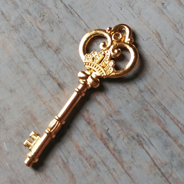Large Skeleton Key Antiqued Gold Key Ornate Steampunk Vintage Victorian Style Wedding 1 piece 3.25" Shiny Gold Big Pendant Old Look