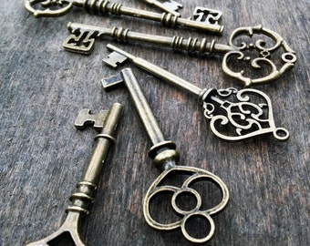 Large Skeleton Keys Assorted Mix 8 Keys Antiqued Bronze Rustic pendants steampunk vintage old style bulk lot wedding size 2.4 - 3.25 inches