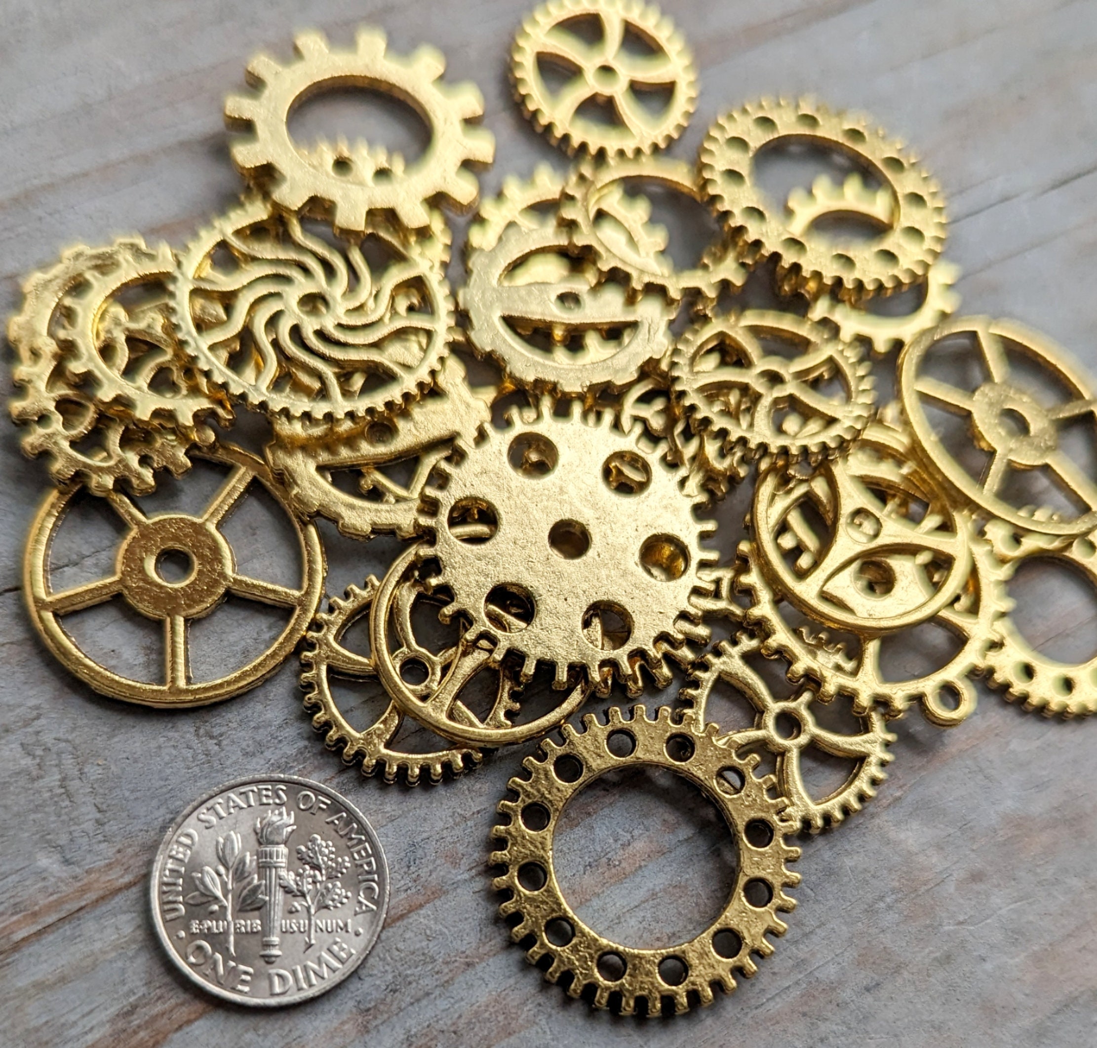 BIHRTC 100 Gram Assorted Antique Steampunk Gears Charms Pendants Clock  Watch Wheel Alloy Metal Gear Steampunk Accessories Cog for Crafting Jewelry