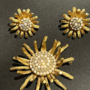 Signed HAR Gold Tone Starburst Set