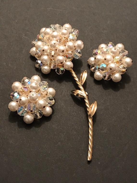 SALE Vintage Spring Pearl and Aurora Borealis Flo… - image 3