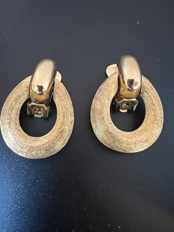 CHR DIOR Brushed Gold loop Clip Earrings