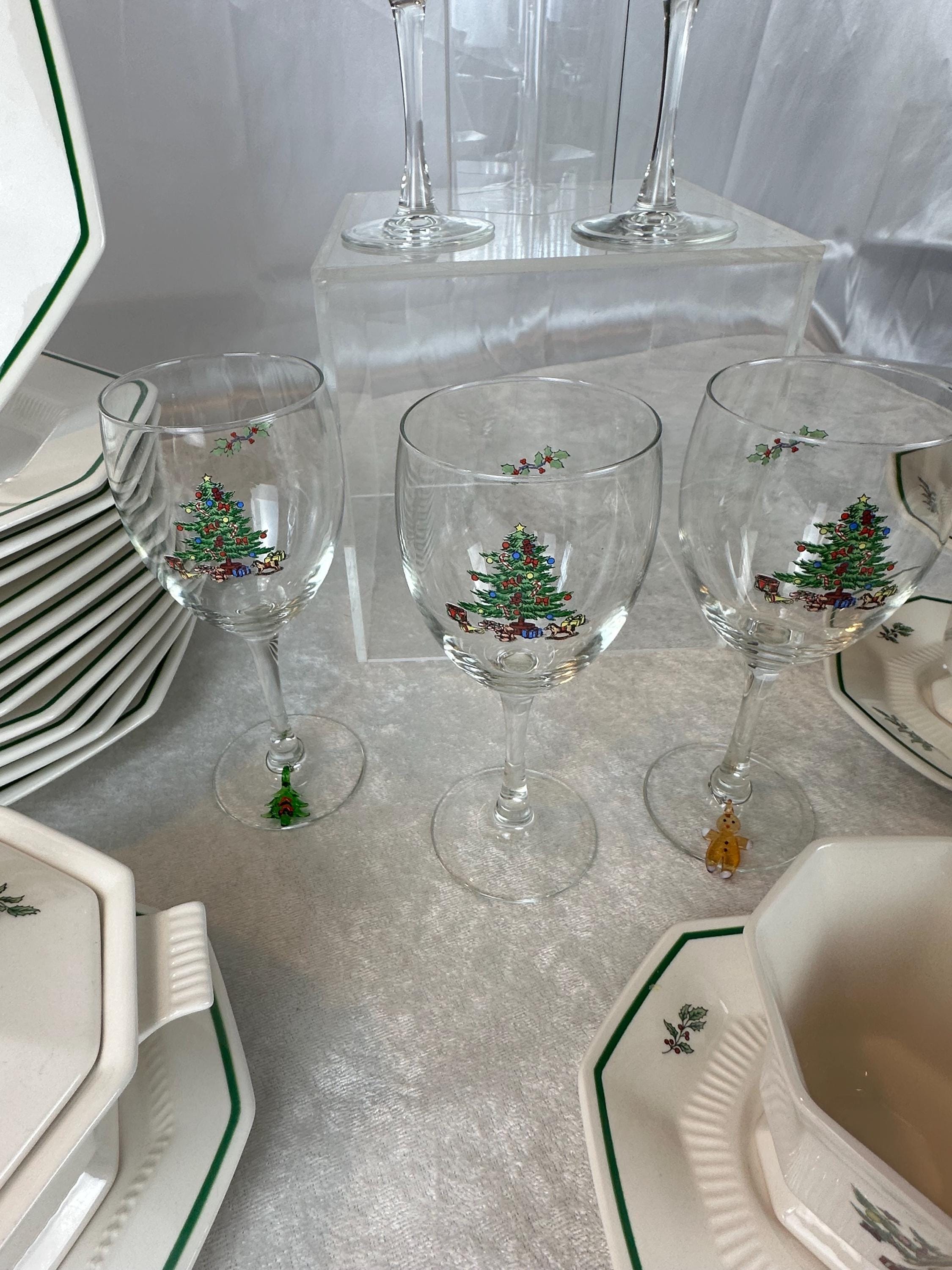 Nikko Christmastime Dinnerware Set for 12. Includes Dinner Plates