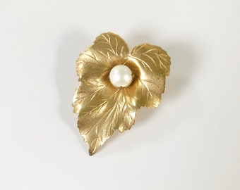 Vintage Sarah Coventry Gold Tone Leaf Brooch with Faux Pearl