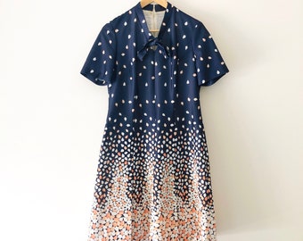 Vintage 1970s Leaf Print Navy White Orange Short Sleeve Secretary Dress with Pleated Skirt, Size M/L