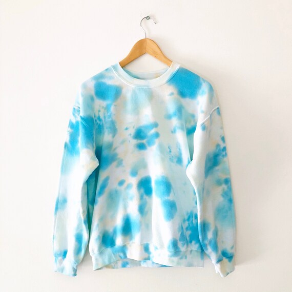 Muted tie dye sweatshirt hotsell