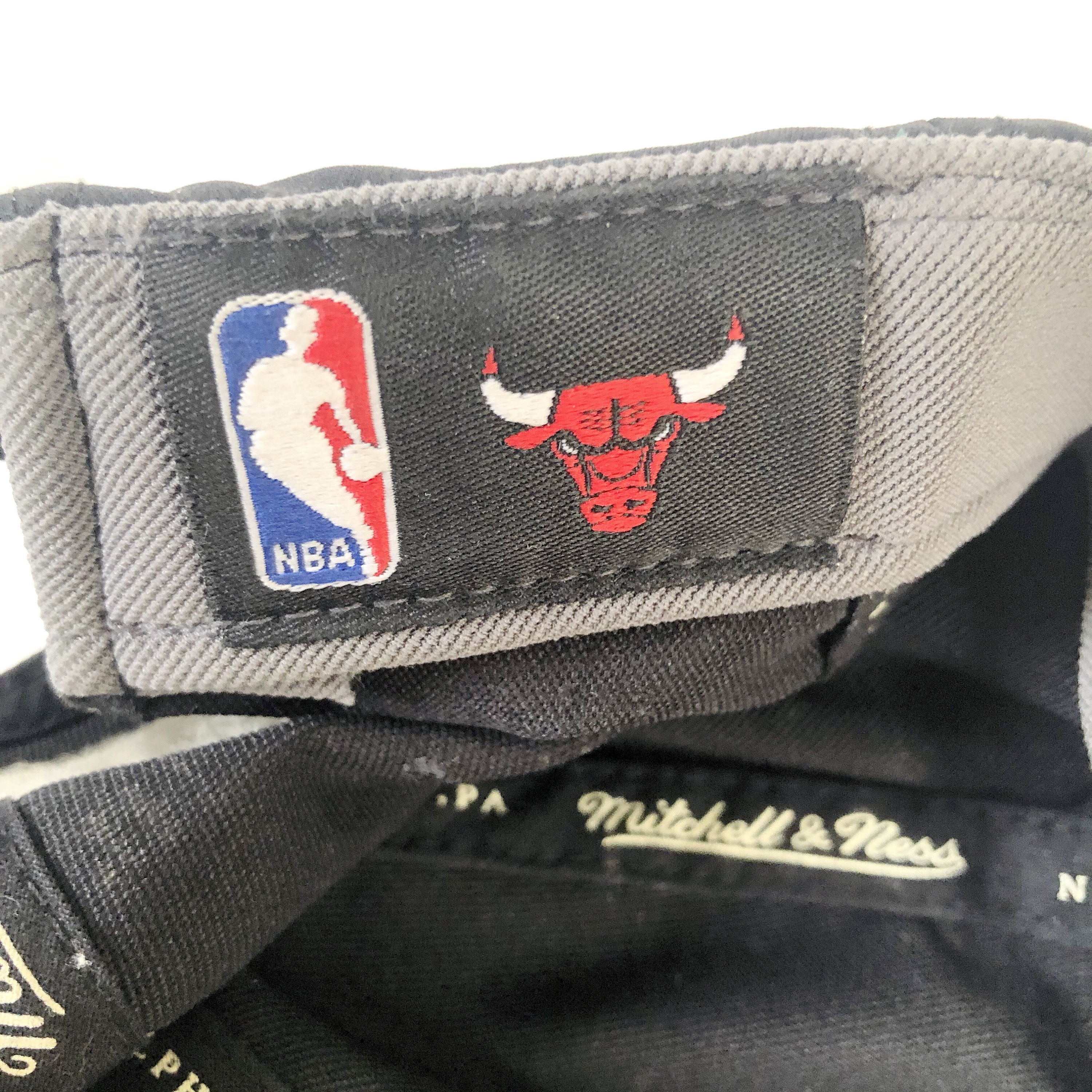 Vintage Mitchell & Ness Chicago Bulls Black Embroidered Soft Baseball Cap