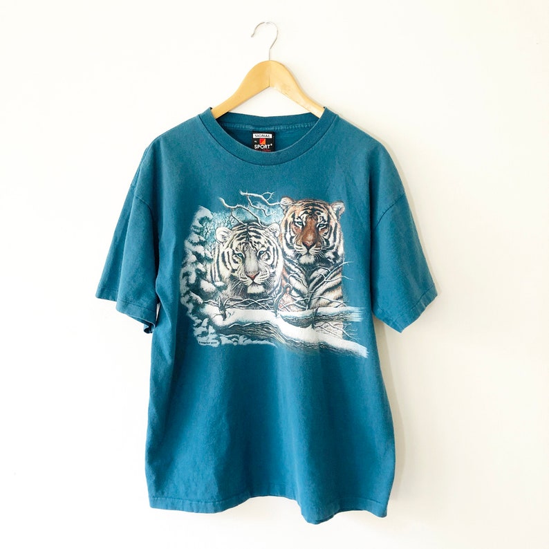 Size XL Made in USA Vintage 90s Snow Tigers Single Stitch Blue Graphic T-Shirt 100/% Cotton