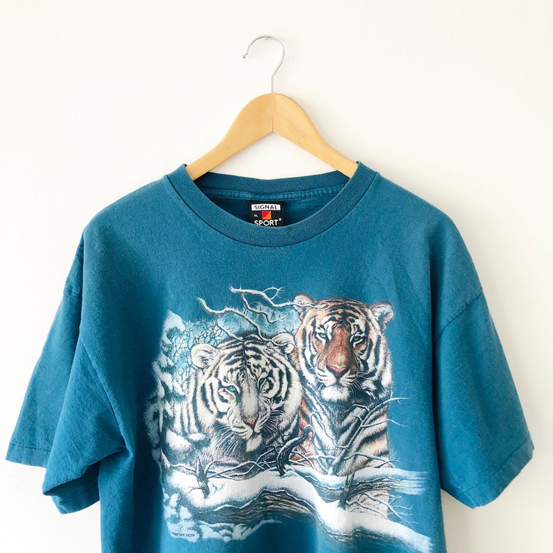 Size XL Made in USA Vintage 90s Snow Tigers Single Stitch Blue Graphic T-Shirt 100/% Cotton