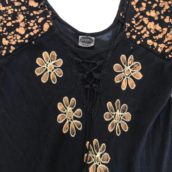 Vintage 90s Bleach Dyed Embroidered Flower and Pa… - image 3