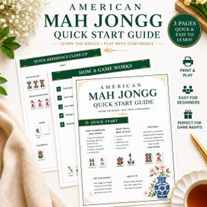 Può includere: Una guida rapida di tre pagine per il Mah Jongg americano stampata su carta bianca con dettagli verde scuro. Il documento include sezioni intitolate How a Game Works, Quick Reference Close-Up e Quick Start, con illustrazioni di tessere da gioco.