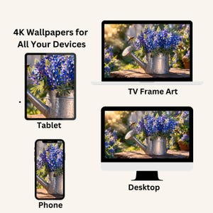 Può includere: Immagine di arte digitale con un annaffiatoio in metallo zincato pieno di fiori blu, visualizzata su tablet, telefono, TV e schermo desktop. Il testo recita "4K Wallpapers for All Your Devices."