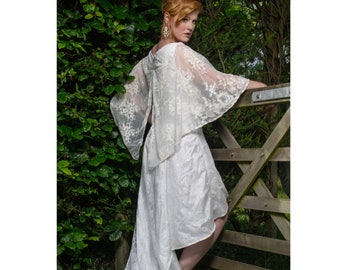 SALE. Boho Lace wedding dress- alternative wedding dress- cloak sleeves. UK 10-12