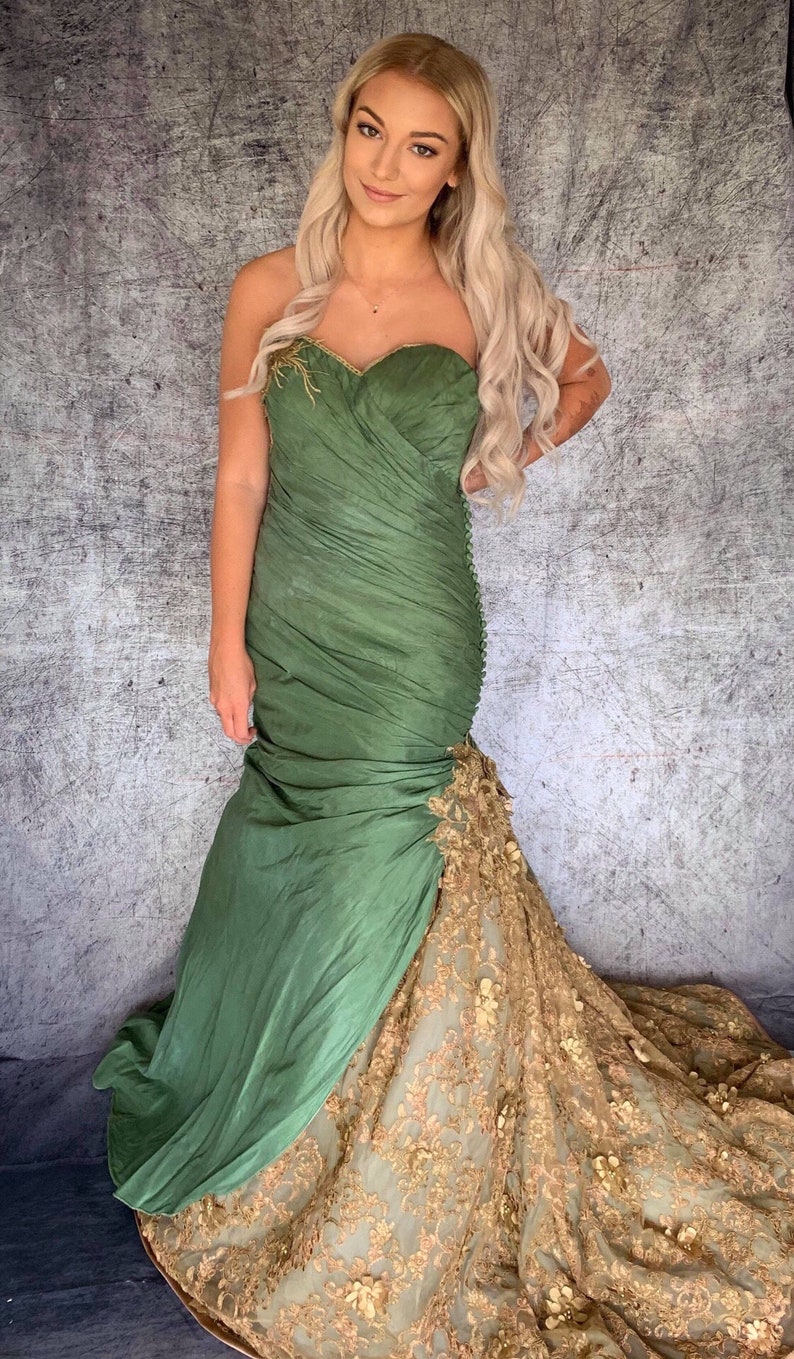 SALE. Alternative wedding dress green and gold. UK 10 image 6