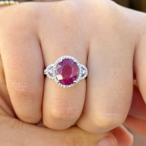 Oval Cut Ruby And Round Cut Natural Diamonds Antique Design Ring Women&#39;s 14k Solid White Gold Engagement Anniversary Righ Hand Ring 6.50ctw