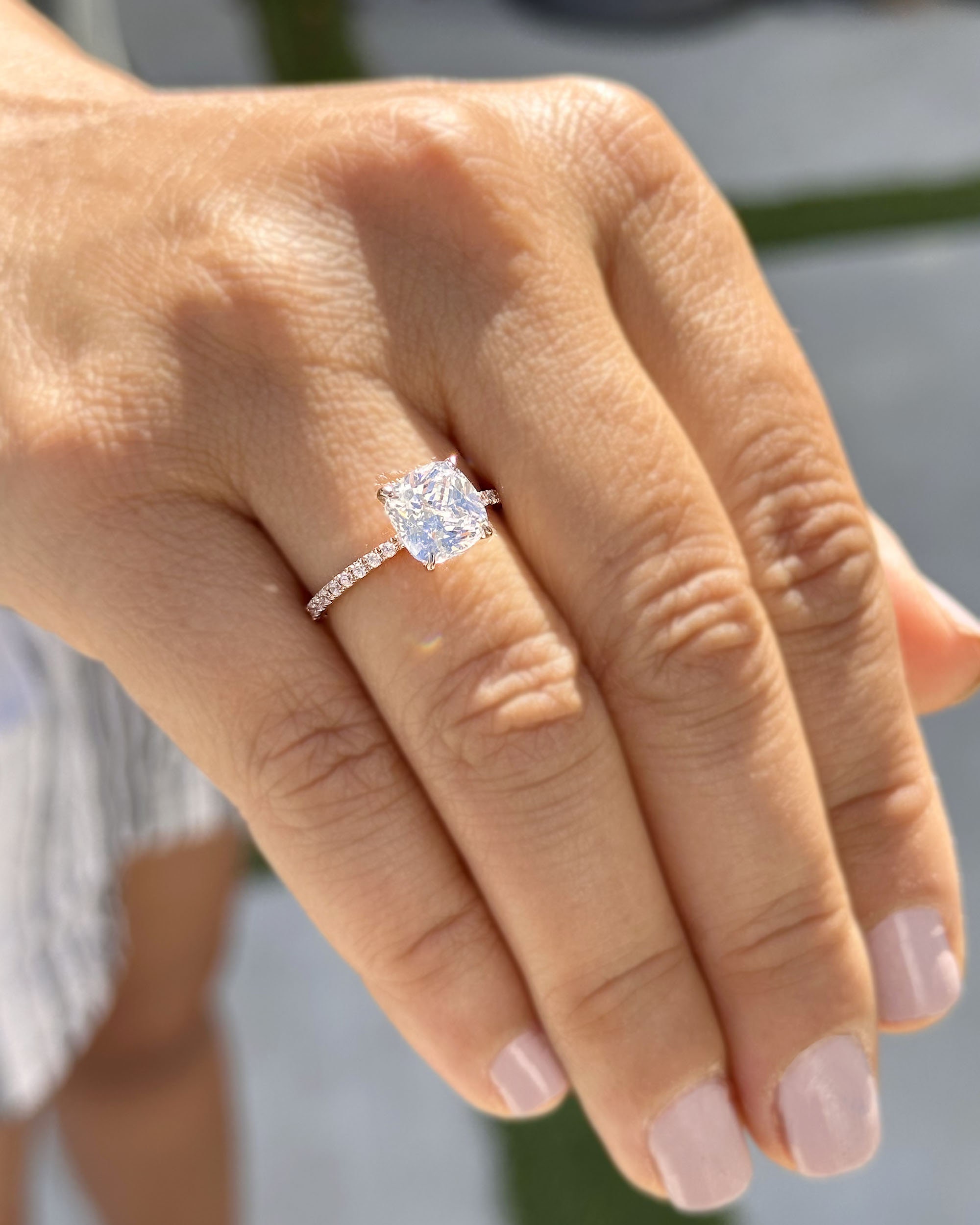 PETRA, Anillo De Compromiso, Moissanita Corte Redondo Brillante | Perpetua Mexico