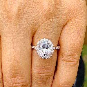 Oval Cut Moissanite and Round Cut Sides Engagement Ring Halo Style Wedding Ring Women&#39;s Bridal Ring 14k Solid Rose Gold Propose Ring 3.70ctw