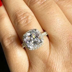 Cushion Cut And Round Cut Diamond Engagement Ring IGI Certified 14k Solid White Gold Halo Wedding ring Bridal Ring 5.00ct G-VS2