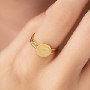 Personlig hjärtring med initialer: 14K guldpläterat sterlingsilver