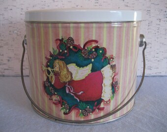 Christmas Cookie Tin With Bail Wire Handle / Vintage Tin