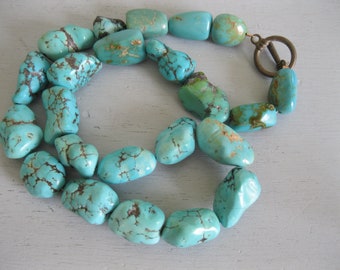 Turquoise Necklace With Toggle Clasp / Vintage Turquoise 18" Necklace