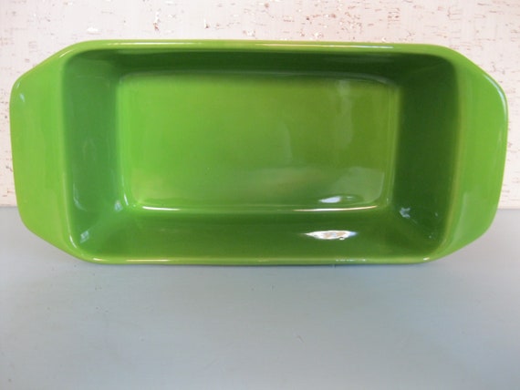 Chantal Oven to Table Cookware / Two Quart Green Glazed Cookware 