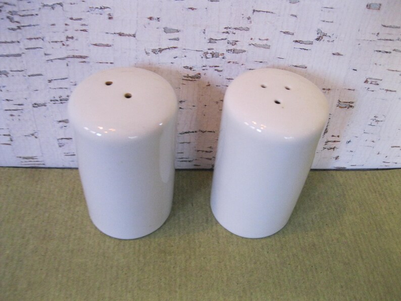 Mid Century Modern Salt and Pepper Shakers / Vinatge Ceramic Etsy