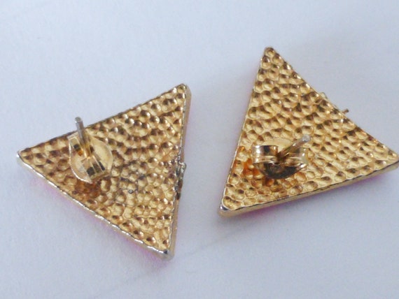 Vintage '80's Pink Enamel Triangle Earrings - image 2
