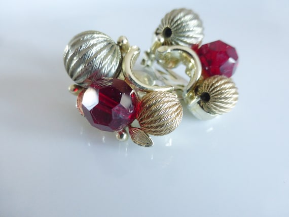 Vintage Lisner Ruby Red & Gold Tone Bead Earrings - image 1