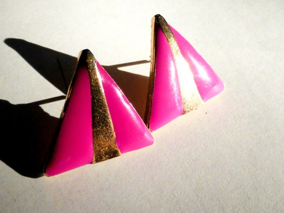 Vintage '80's Pink Enamel Triangle Earrings - image 1